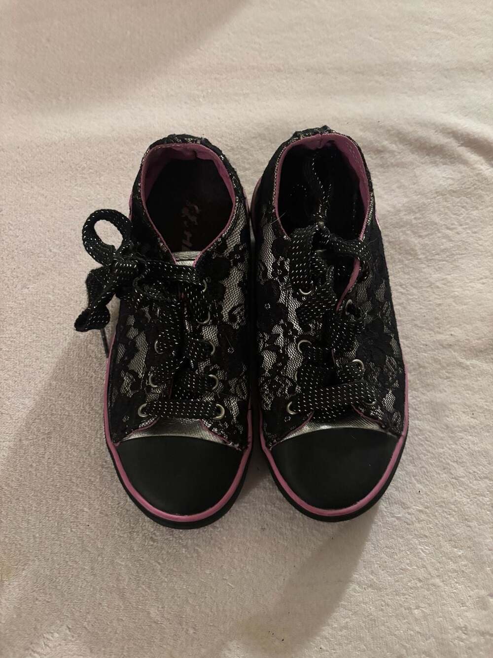 Heelys Skate Shoes Size 1 Black Pink Lace Roller Sneakers